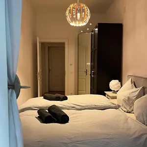 Quiet Next To Belvedere & Central Station Apartment Wien